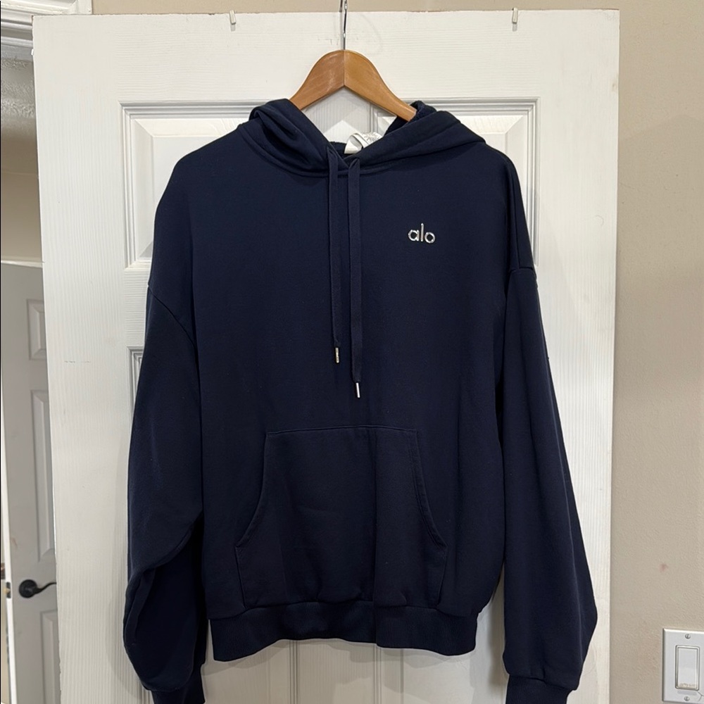 ALO Yoga Men's Navy Sweater